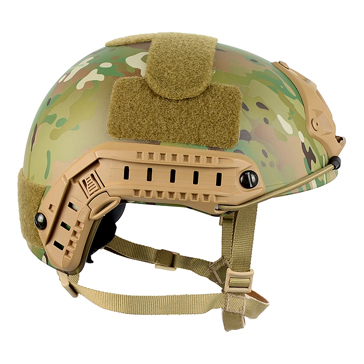 迷彩色战术游戏盔